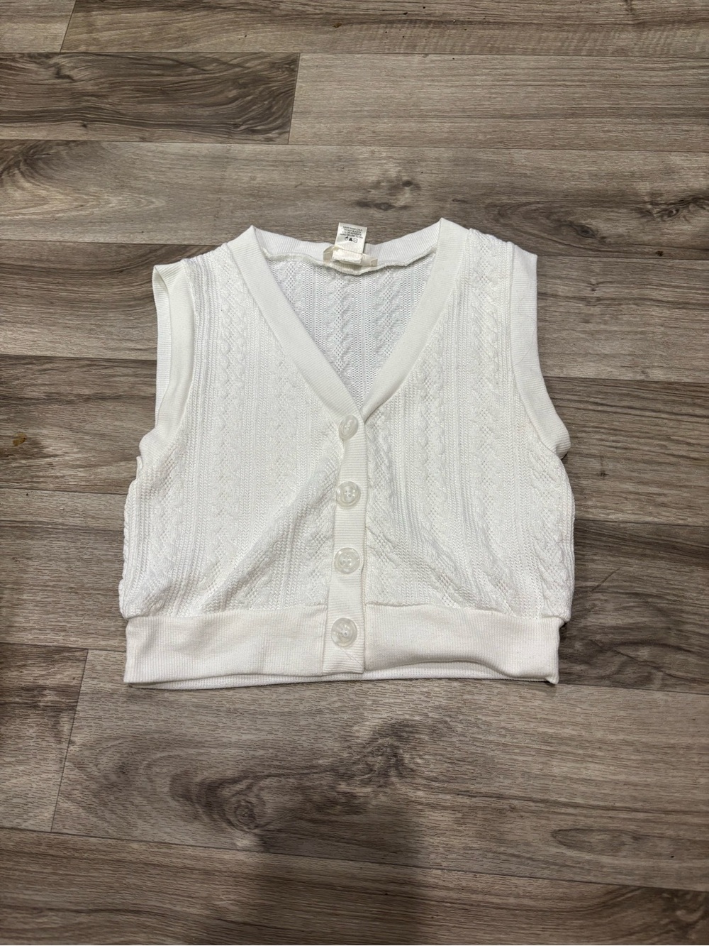 URBAN Romantics White Sleeveless Knit Button Crop Top